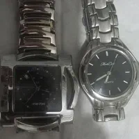 ساعت نو دس نخورده|ساعت|اصفهان, رهنان|دیوار