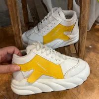 کتونی زنانه و بچگانه زیر قیمت