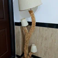 آباژور ایستاده