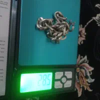 دستبند نقره به وزن ۲۸ گرم و ۵۰ سوت