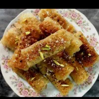 رشته خشکار شیرینی معروف گیلان