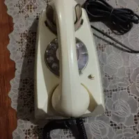 تلفن و چمدان و آچار