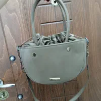 تعدادی کیف و کفش مجلسی