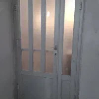 درب آلومینیومی همراه با توری