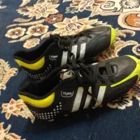 کتونی فوتبالی