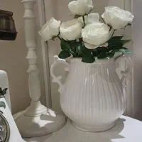 گلدان سفید کلاسیک مدل انگلیش هوم