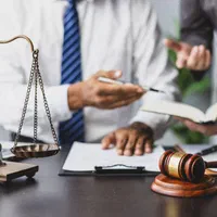 وکیل پایه یک حقوقی طلاق مالی ملکی مهریه چک کیفری