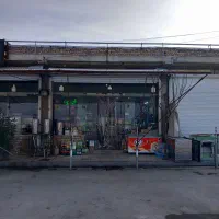 متصدی سوپر مارکت