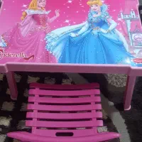 میـز وصندلی