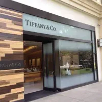 مغازه-سرچهارراه-تجاری-17-متر-دهنه-تاپ-لوکیشن