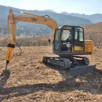 مینی بیل زنجیری 80با پیکور