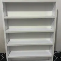 استند لاک سفید سالم و بدون شکستگی نو هستش