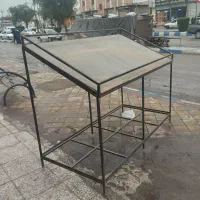 یک عدد میز آهنی محکم در شوشتر