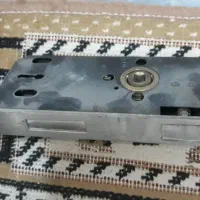 قفل درب و کنترل