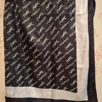 روسری  ساتن طرح دار