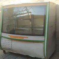 یخچال ویترینی.