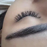 اکستنشن مژه و لیفت ابرو