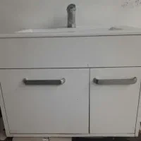 روشویی همراه با باکس ضد آب