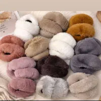 گوش بند مناسب سرما و کلاه پشمی