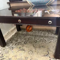 یک عددمیز ناهار خوری با صفحه شیشه ای وجاکفشی|میز و صندلی غذاخوری|اصفهان, ملاصدرا|دیوار
