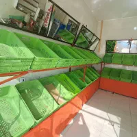 تعدادی قفسه میوه فروشی ب فروش میرسد|فروشگاه و مغازه|فولادشهر, مسکن مهر فولادشهر|دیوار