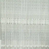 پرده یکونیم متری