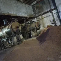 به تعدادی نیروی کارگر ساده