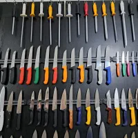 فروش انواع چاقو کارد مصقل سنگ ساطور و تیزکاری|ظروف پختوپز|تهران, خاک سفید|دیوار