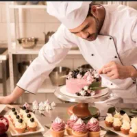 ۲فروشنده در قنادی درابتدای پنجتن نیازمندیم