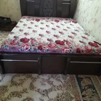 تختخواب همراه بادوعددپاتختی