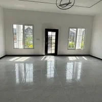 ویلا طرح نما انگلیسی در جاده جنگلی نور