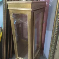دو‌عدد بوفه چوبی به ارتفاع دو متر و یک متر