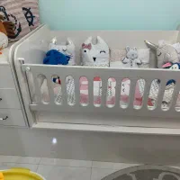 تخت کودک ۳حالته و تشک و قنداق h&m