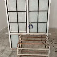 پنجره رنگ شده در حد نو