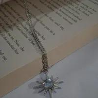 گردنبند خورشیدی