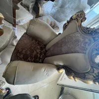 مبل سلطنتی به همراه میز نهار خوری
