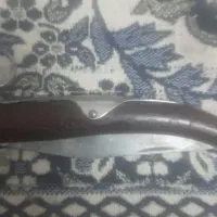 چاقو و مونیتور ماشین