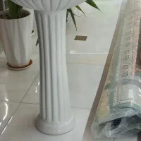 یک عدد روشویی زیبا با شیر