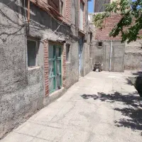 حیاط مسکونی