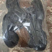 کفش کار ایمنی پنجه آهنی سایز۴۲ و لباس کار|کیف، کفش، کمربند|اصفهان, باغ فدک|دیوار