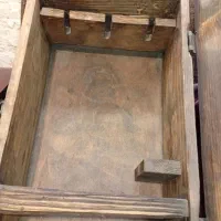 بار صندوق چوبی،کار دست