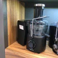 آبمیوه گیری سوئیس پلاس ۸۲۳۰ مشکی حمایت ویژه