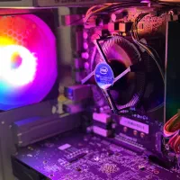 کیس گیمینگ و رندرینگ i5 6500 و rx580 مشابه نو