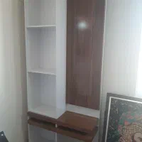 بوفه ام دی اف ایستاده