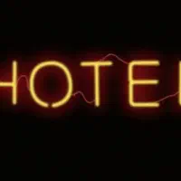 کار در هتل در قسمت خدمات و بل بوی