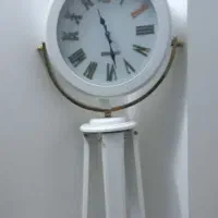 ساعت سه پایه ۳ پایه