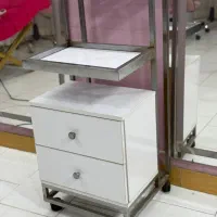 میز‌ناخن و ترولی