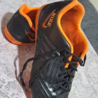 کفش ورزشی استوک دار مخصوص فوتبال