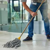 استخدام نیروی خدمات