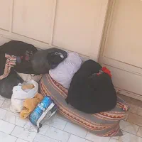 تعداد زیادی لباس دست دوم